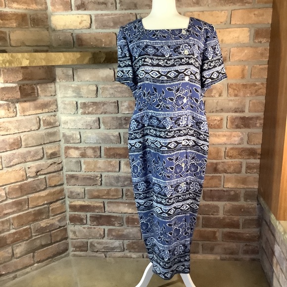 MHM Melissa Harper Dresses & Skirts - MHM Melissa Harper Floral Print Maxi Dress